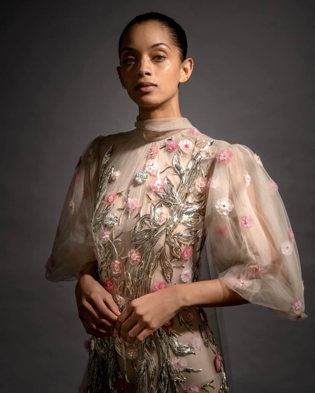 リームアクラのインスタグラム：「a beautiful bouquet of flowers for you ​​​​​​​​ ​​​​​​​​ #reemacra #reemacrawedding​​​​​​​​ ​​​​​​​​ #couture #hautecouture #couturedress #eveningwear #designerdresses #designer #readytowear」
