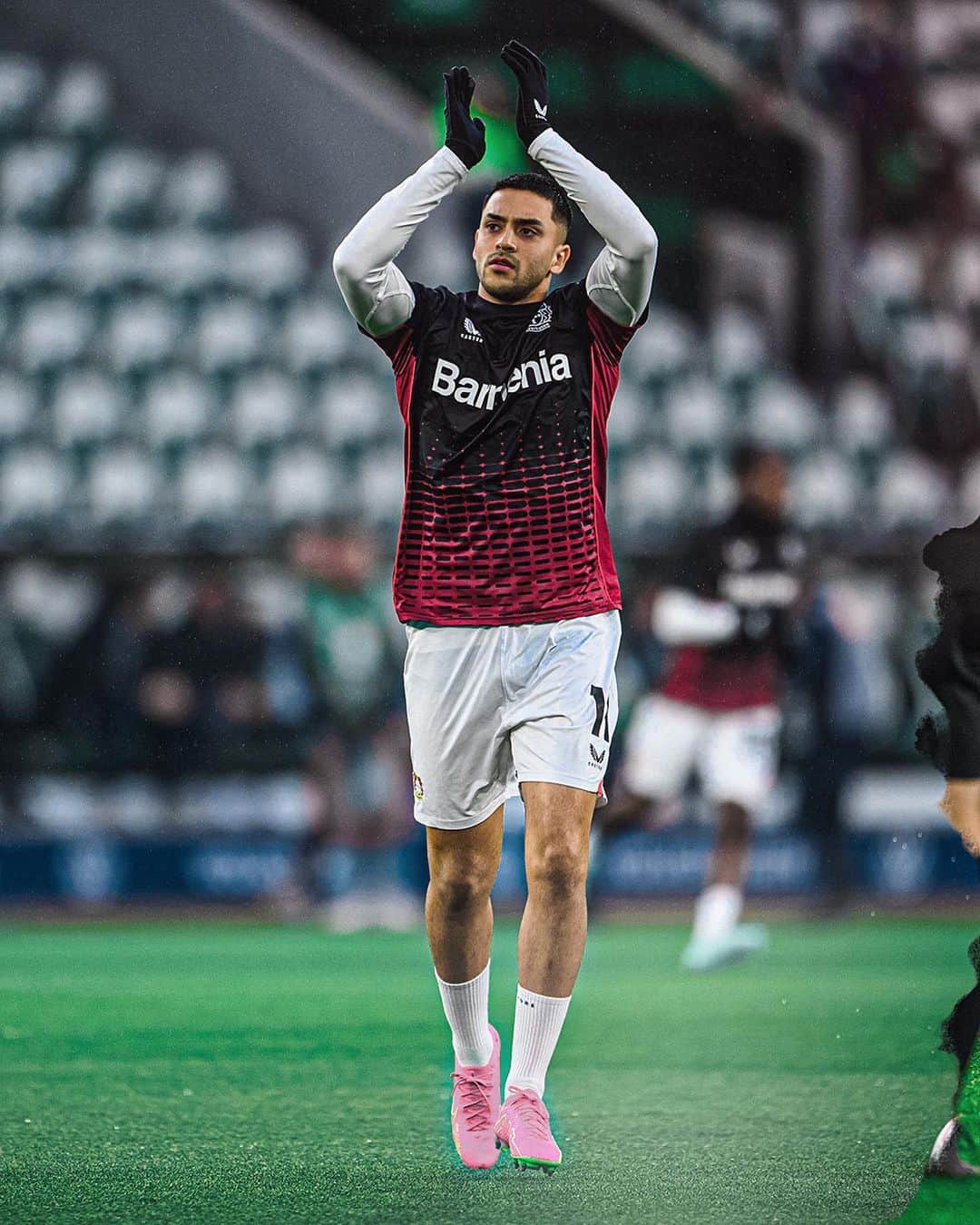 ナディアム・アミリのインスタグラム：「First of all happy to be back 💪 Intense game we had and now all eyes are on Thursday 👀🔥」