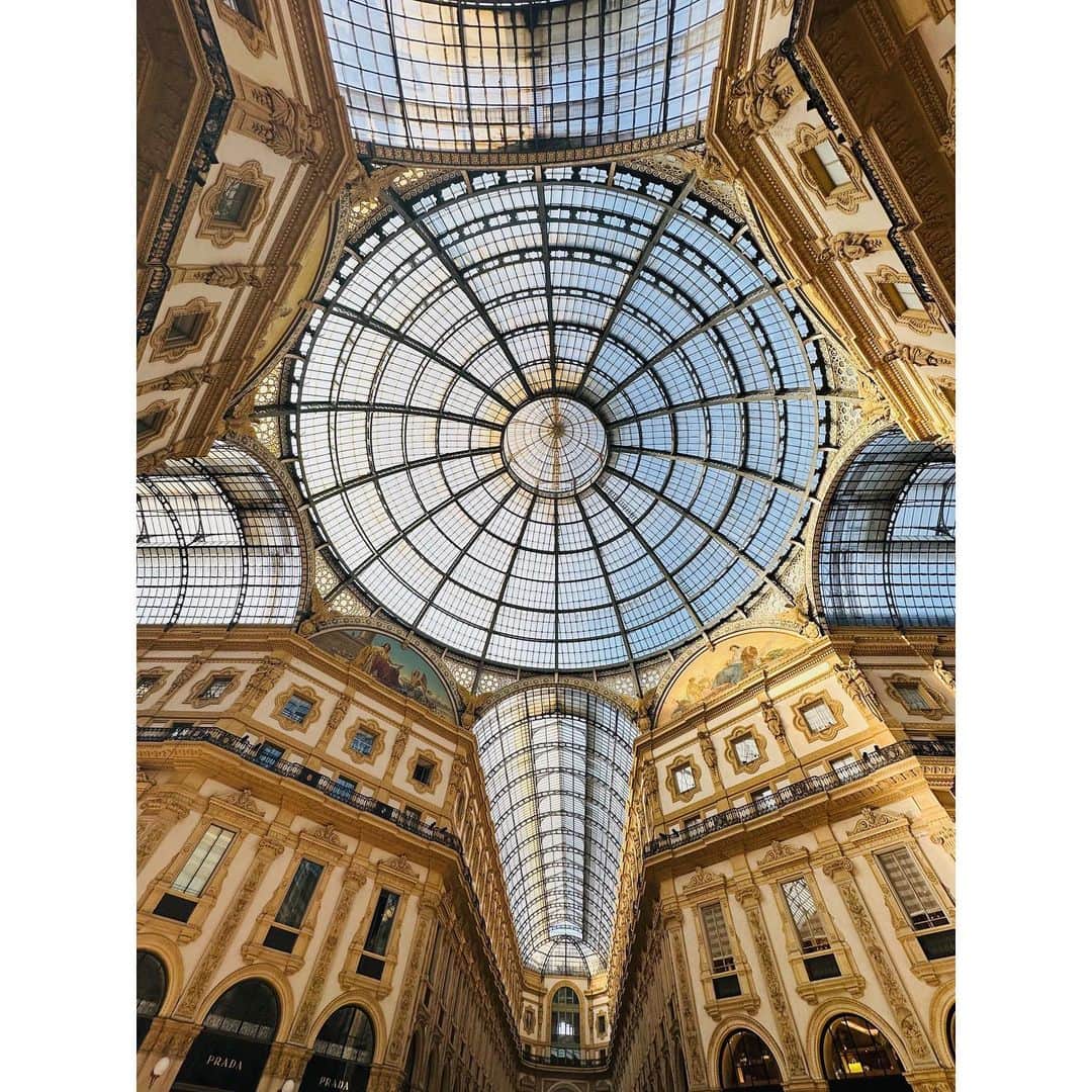 チョン・リョウォンのインスタグラム：「. day two- in milan」