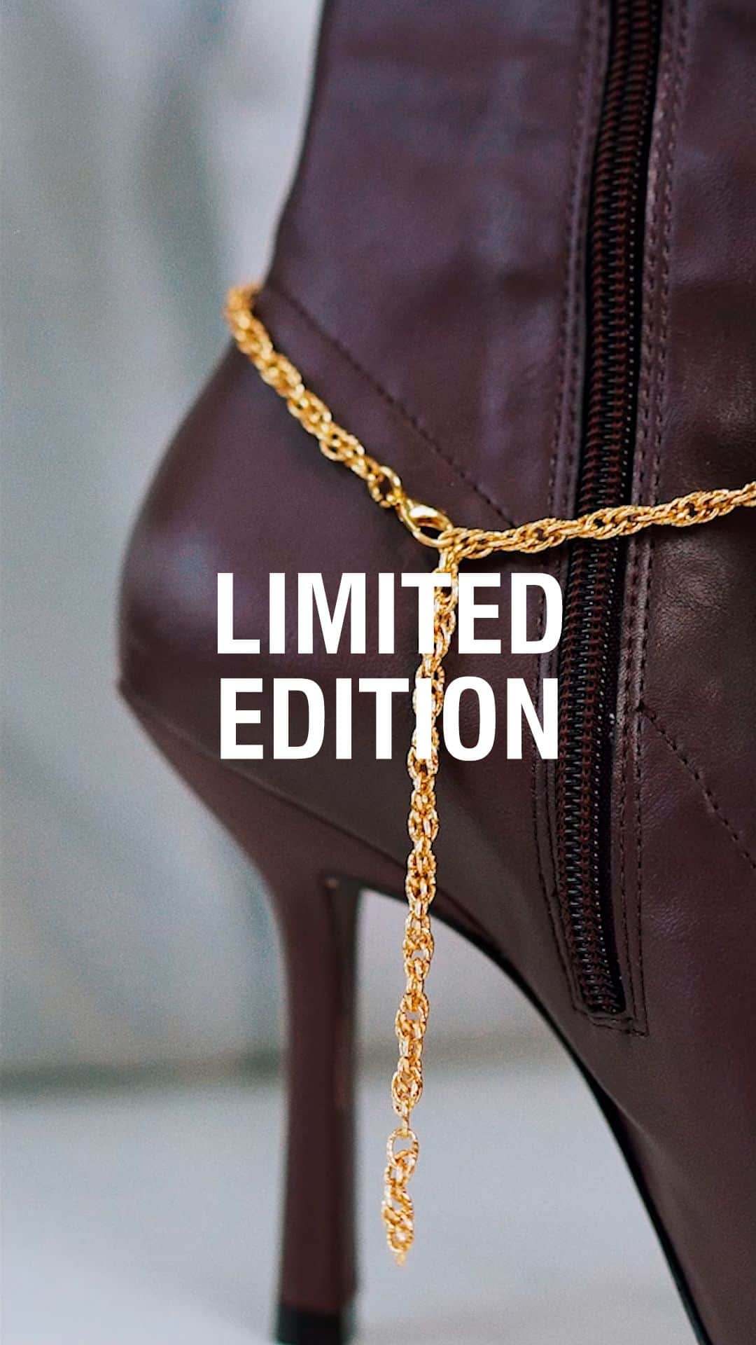 のインスタグラム：「Calçados exclusivos e com muita personalidade. Stay Tunned! Coleção limitada   #Schutz #SchutzTrends #HBSchutz」