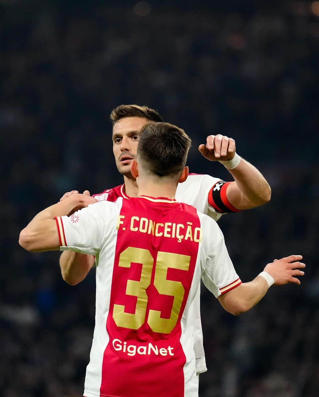 ドゥシャン・タディッチのインスタグラム：「+3 points. On to a big one next week. 🫡」