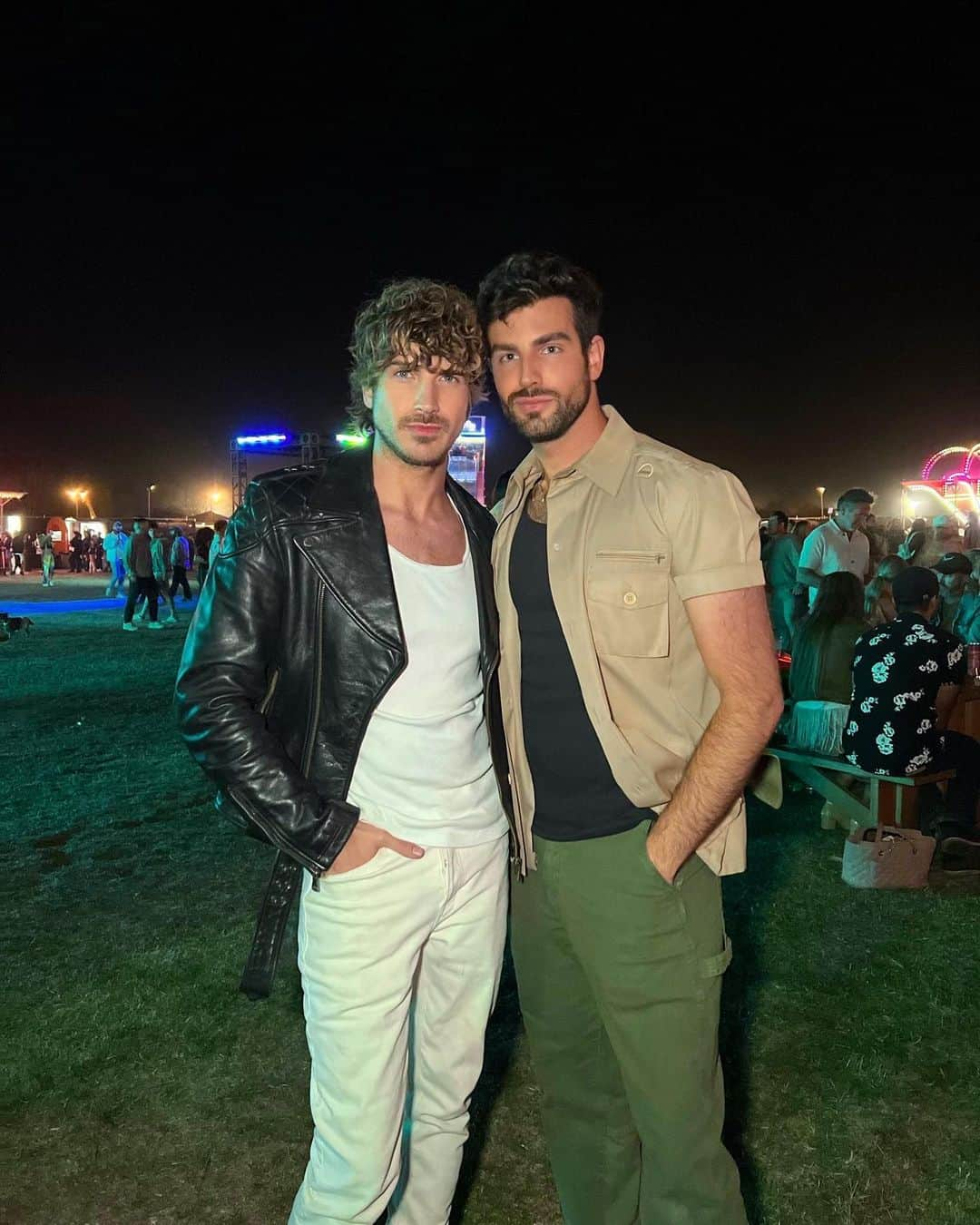 ジョーイ・グレーセッファのインスタグラム：「we’ve come a long way from this guy needing to stay 50 feet away from me at coachella」