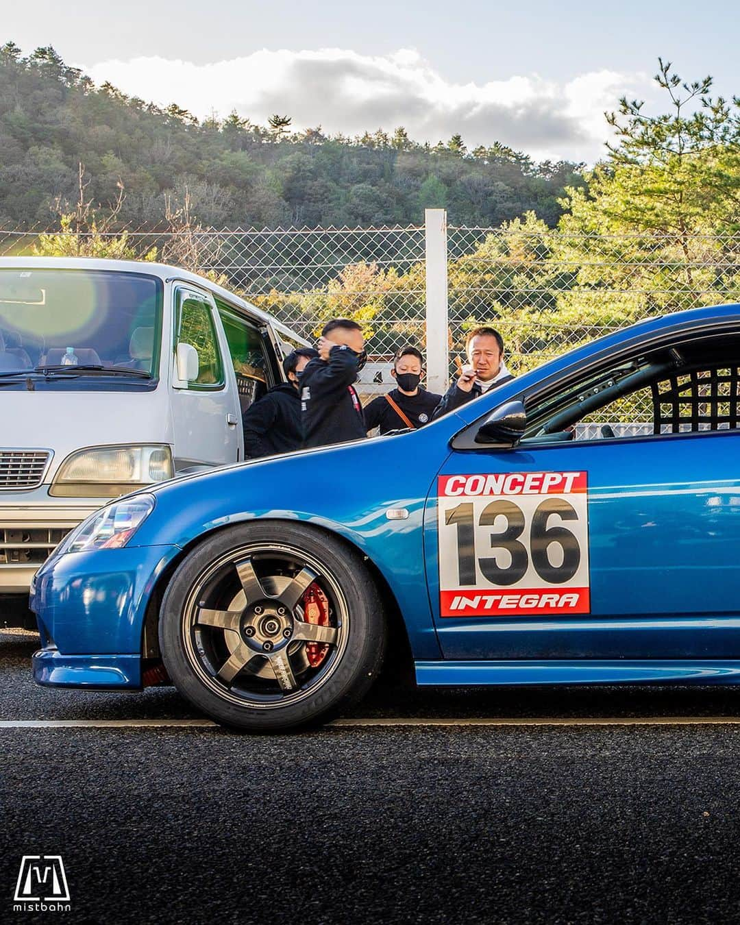 mistbahnさんのインスタグラム写真 - (mistbahnInstagram)「_ 漢の辛口 ASLAN Honda DC5 INTEGRA Type R _ 🚗: @nakahara_seiji 📷: @mistbahn _ Shot on 9-Oct 2022 🏁 "Circuit Festa ( @circuit_festa_west_japan )" "HONDA ONE MAKE RACE". Central Circuit (Hyogo Japan) _ JP) 2022年10月9日、セントラルサーキットで開催された「サーキットフェスタ ( @circuit_festa_west_japan )」内の「ホンダ・ワンメイク・レース ( @hondaonemakerace )」で撮影。 _ #circuitfesta #サーキットフェスタ #サーキットフェスタ2022 #hondaonemakerace #ホンダワンメイク #centralcircuit #セントラルサーキット #aslan #アスラン #aslan_inc_japan #136racing #concept136 #hondaintegra #dc5 #dc5r #dc5integra #itr #インテグラ #ホンダインテグラ #integra #hondaintegratyper #rsx #acurarsx #kseries #k20 #k20a #timeattack #timeattackjapan #hondasontrack #te37」4月17日 7時01分 - mistbahn