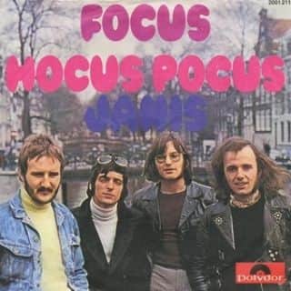 中村松江さんのインスタグラム写真 - (中村松江Instagram)「今日の一曲はFocusで『Hocus Pocus』です✨ アルバム「Focus II (Moving Waves)」に収録。 オランダのプログレバンド、フォーカスが1971年にリリースしたアルバムからのヒット曲、邦題『悪魔の呪文』です✨ とにかくロックに珍しいヨーデルが強烈な印象を残しますね🎶 (№1319) #歌舞伎 #中村松江 #focus #hocuspocus #focusII(movingwaves)」4月17日 7時17分 - matsue_nakamuraofficial