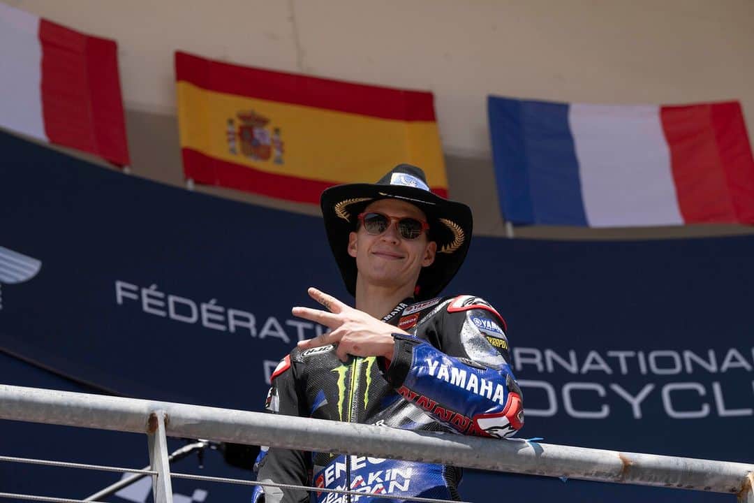 のインスタグラム：「💬 @fabioquartararo20, Americas GP - Race Result - 3rd:  "It was really tough. I was struggling, but I had to fight hard on the first laps because the podium wouldn't be possible if I lost positions in the opening stages. I did my best, and I'm really happy because I'm coming back after a few really tough races. The team works so hard, and they try to keep me calm - that's not an easy job. It feels good to be back in parc fermé, and hopefully more of these visits will be coming."  #MonsterYamaha | #MotoGP | #AmericasGP」
