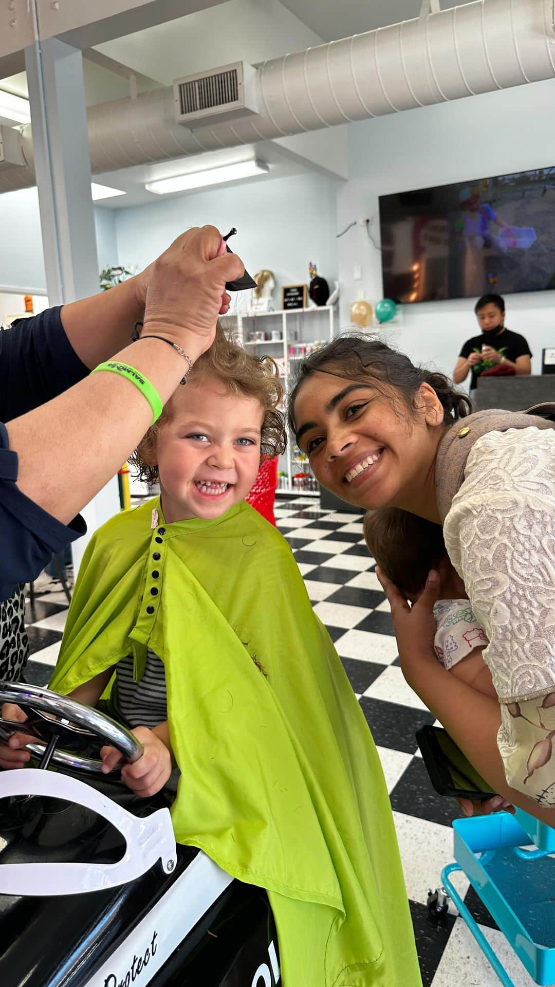 ナッシュ・グリアのインスタグラム：「Mal’s FIRST haircut 🥲🥲🥲」