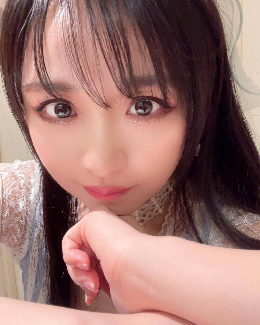 久保亜沙香のインスタグラム：「おはようございます！ 花粉がすごいな〜 •･·˙ 昨日は元気もらいました🤗」