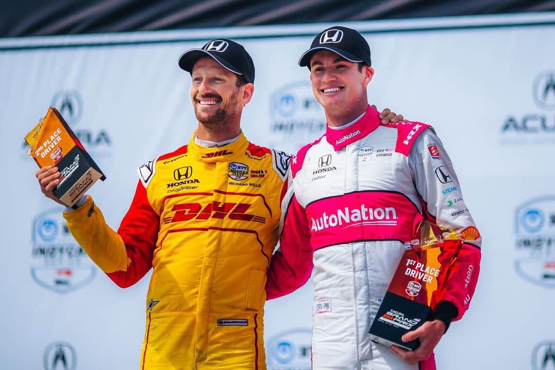 ロマン・グロージャンのインスタグラム：「P2 in Long Beach 🥈 @andrettiautosport 1st 2nd and 4th Let’s go team」