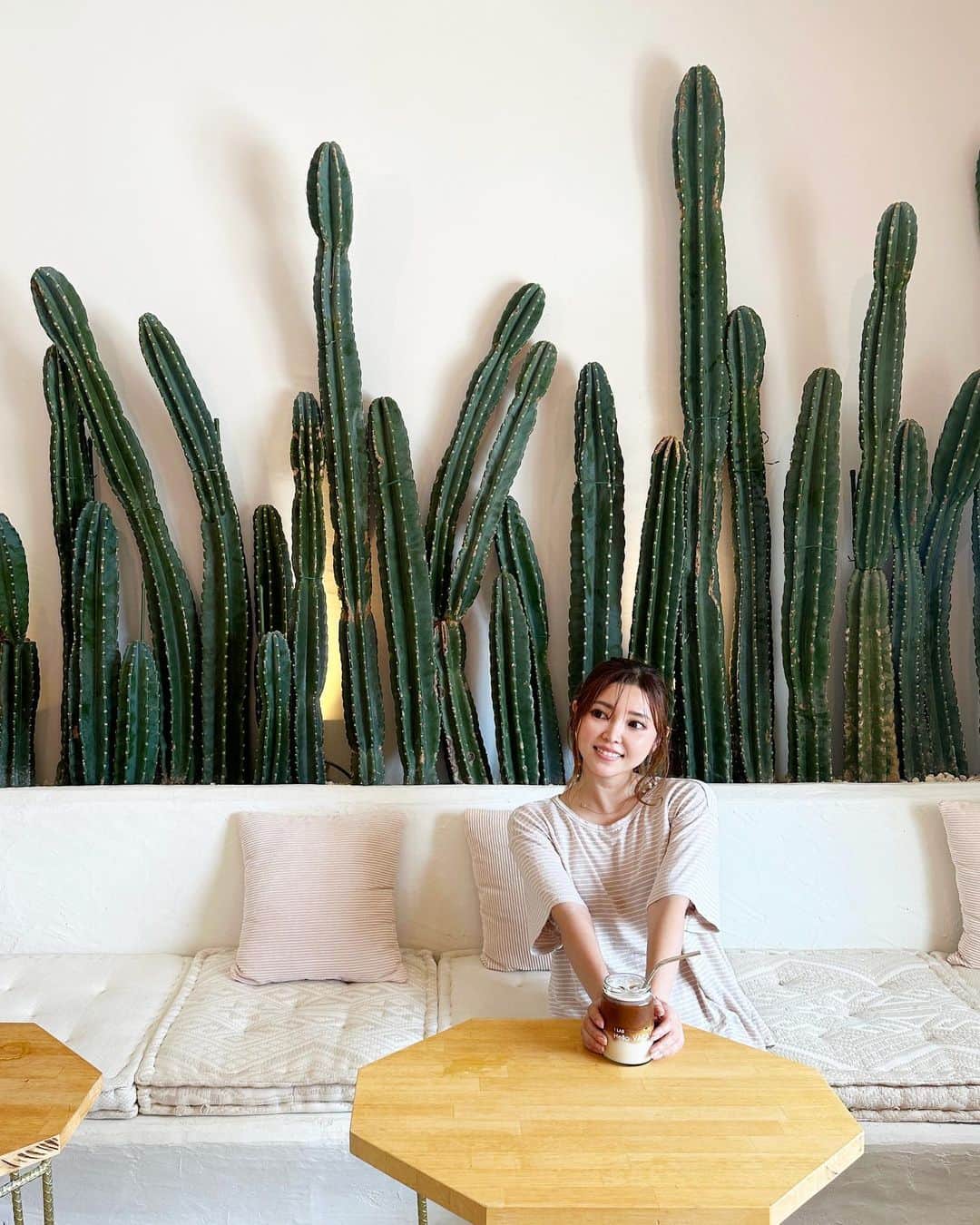 池田沙代のインスタグラム：「🤍🌵  店内も可愛すぎ🥰🤍 @1lab_hellovacay_   #伊良部島#irabujima#irabuisland」