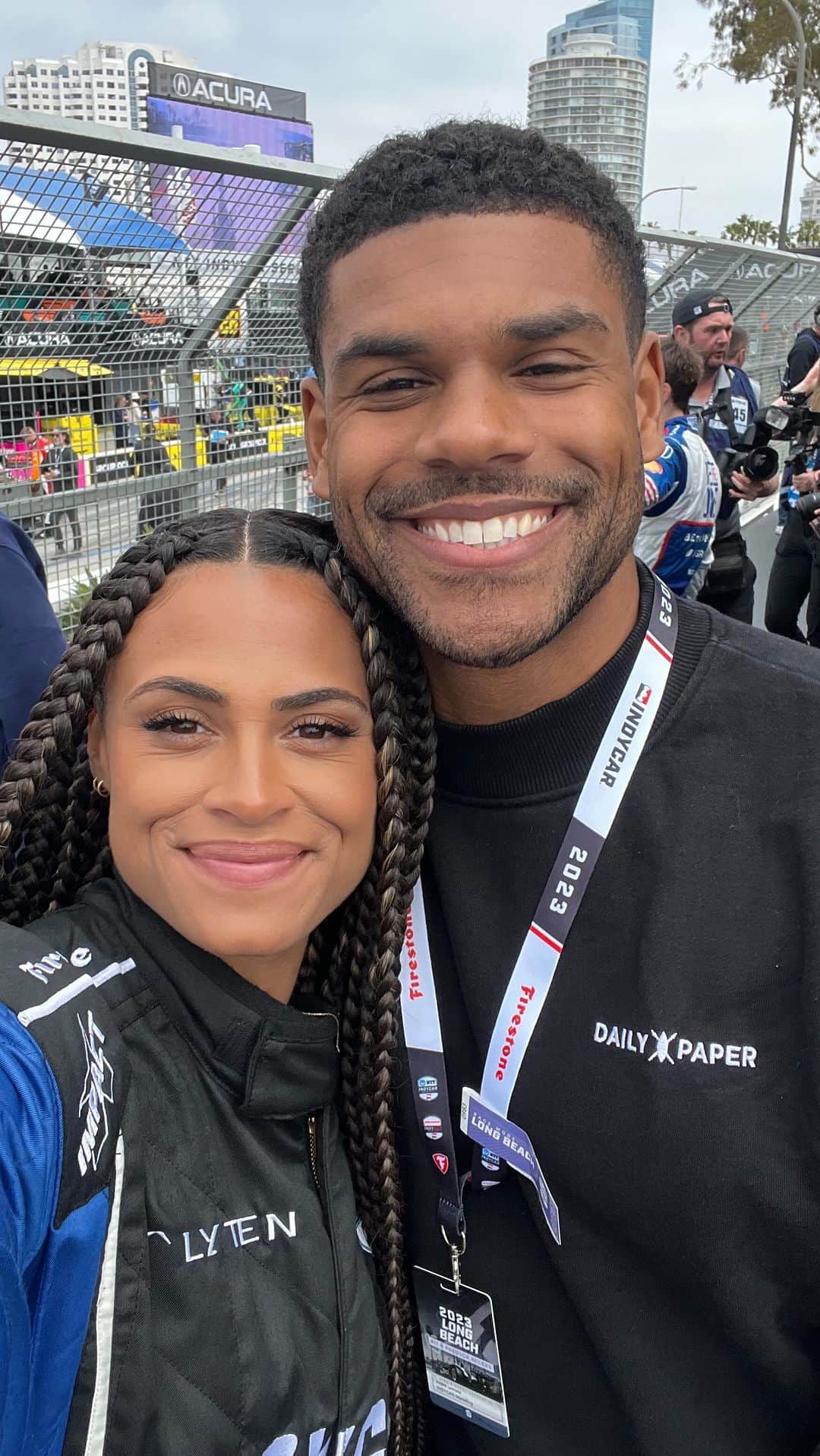 シドニー・マクローリンのインスタグラム：「WOWWWWW!! We had such a blast today at the Long Beach @indycar race w/ our friends at @team_penske 🔥🔥🔥 a different kind of speed we loved experiencing! Thanks so much again. 🫶🏽❤️😇」