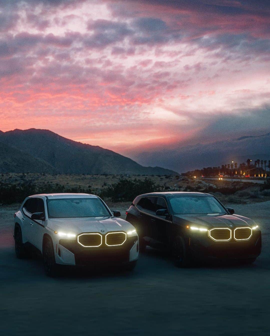 BMWのインスタグラム：「My Coachella weekend filter was set to fun.   The BMW XM.  #BMW #BMWXM #DARETOBEYOU #RoadToCoachella  __ BMW XM : Combined fuel consumption, weighted: 1.6–1.4 l/100 km. Combined power consumption, weighted: 35.8–32.9 kWh/100 km. Combined CO2 emissions, weighted: 36–32 g/km. All data according to WLTP. Further info: www.bmw.com/disclaimer」