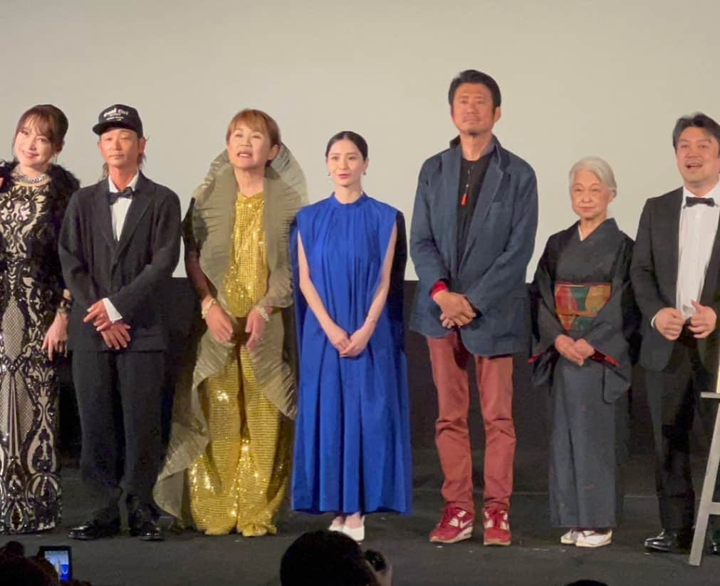 原めぐみさんのインスタグラム写真 - (原めぐみInstagram)「（原めぐみofficial）10pics  沖縄国際映画祭2023 【風が通り抜ける道】 レッドカーペット、歩いてきました❣️ ＼(^o^)／最高‼️‼️  #沖縄国際映画祭 #島ぜんぶでおーきな祭  #風が通り抜ける道  #かぜみち  #原めぐみ #megumihara  @meguming.h   #田中壱征監督  #比嘉梨乃  #山田邦子  #shinobu  #椎名まこ  #天願綾子」4月17日 8時56分 - meguming.h