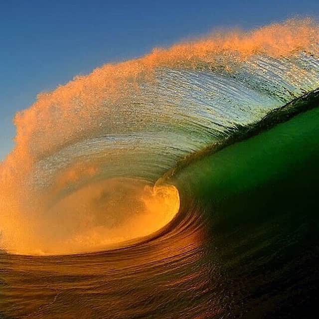 Robbie Crawfordのインスタグラム：「I’ve been doing a lot of digital art lately not because I’m over real waves … it’s just the waves and weather have been gross for a really long time … so I like to stay motivated learning new things in the down time, keep my creative energy flowing and I love learning new styles and techniques … as soon as the waves get good again though we’re on 🔥 can’t wait to get 💦 #GoPro #noTimeWasted」