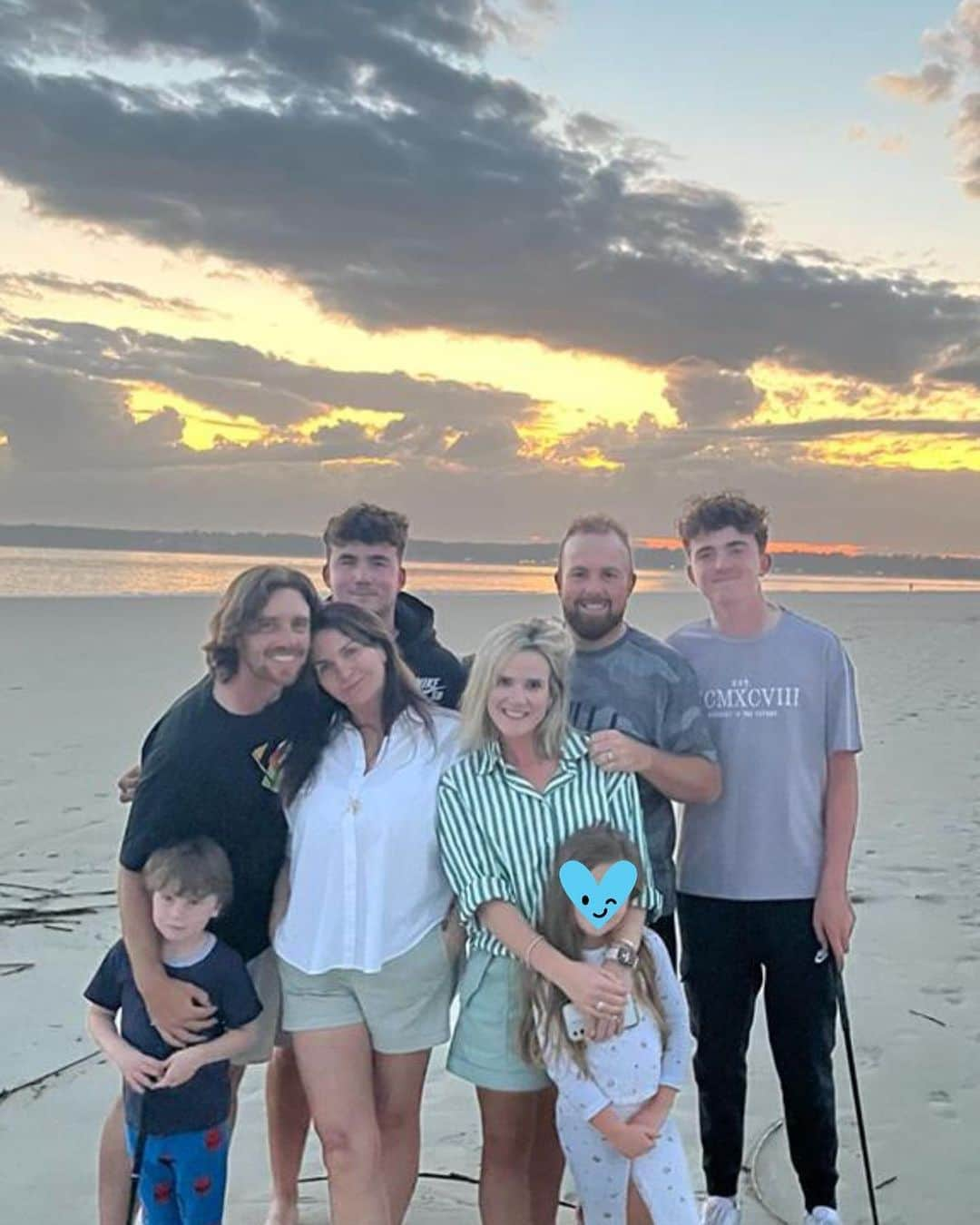 シェーン・ローリーのインスタグラム：「Such a beautiful week here at Hilton Head, great fun with the Lowrys and our families!!❤️ Amazing win Fitz well done 💪🏻 some golf shot on 18!」