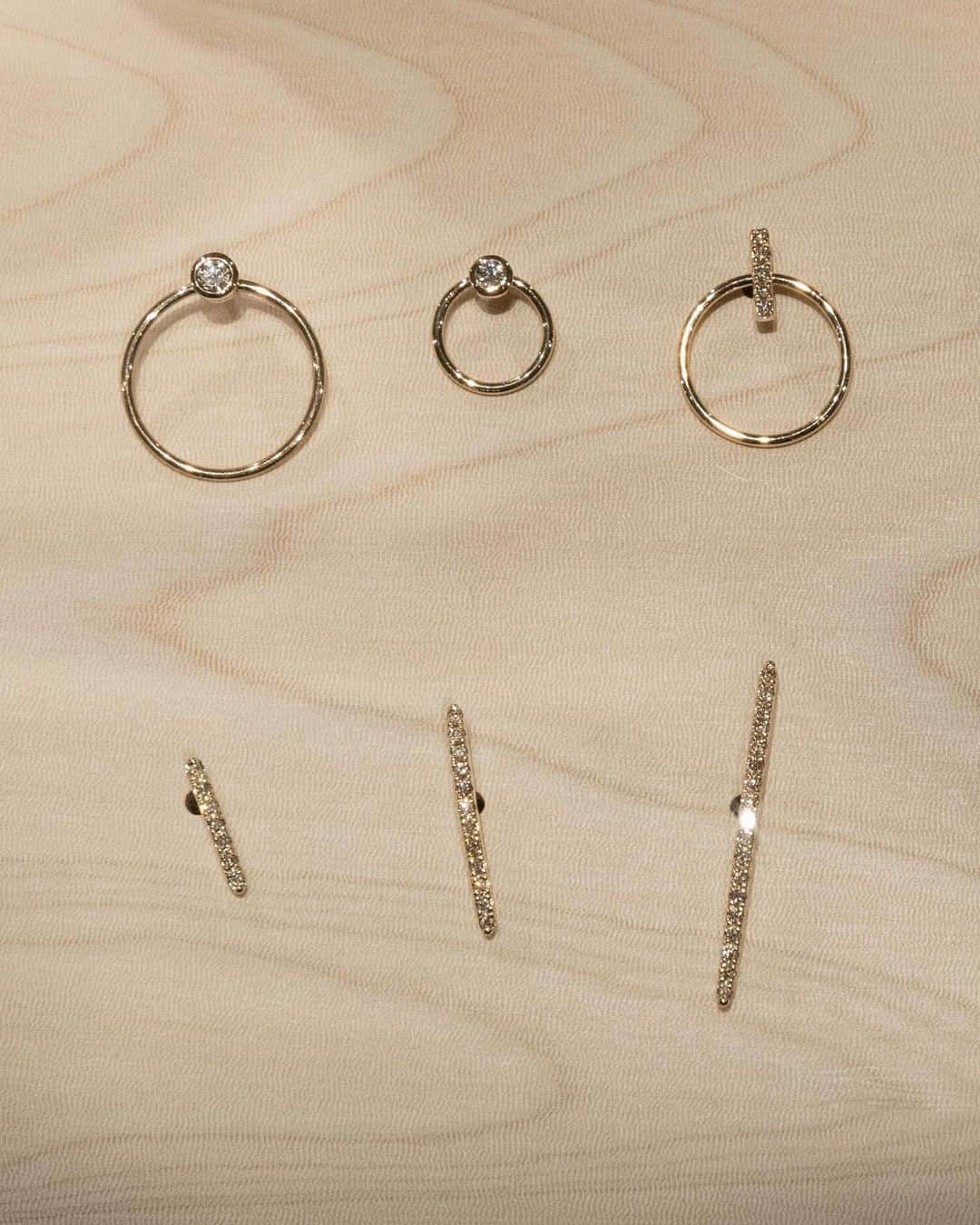 Hirotaka Jewelryのインスタグラム：「HIROTAKA CLASSICS #hirotakajewelry "Gossamer" Diamond Door Knocker Earring S size "Industria" Crosby Earring S size "Industria" Crosby Earring M size "Gossamer" Diamond Staple Earring "Gossamer" Diamond Short Bar Earring "Gossamer" Diamond Long Bar Earring」