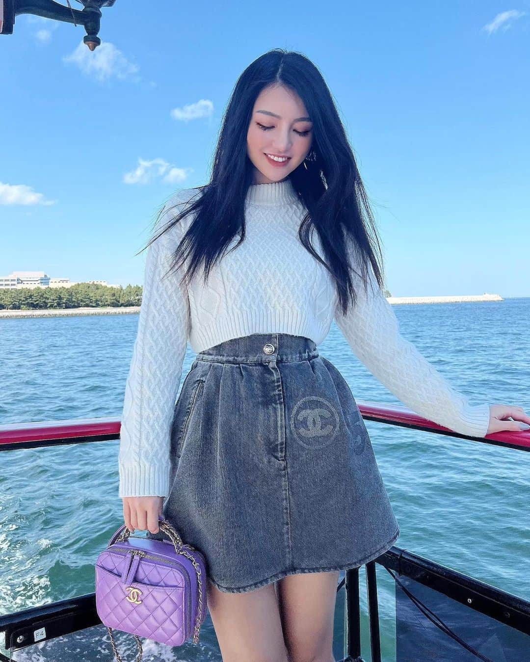 奈保のインスタグラム：「早起き出来た今朝は コーヒーも2杯飲めちゃって めちゃくちゃ幸せな気持ちになりました☺️☀️ 一日のスタートの気分大事！ . . #outfit#今日のコーデ#コーデ#私服#早起きは三文の徳」