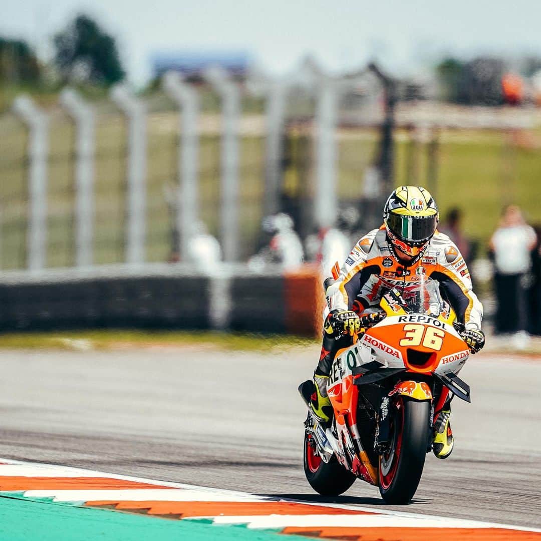 レプソル・ホンダのインスタグラム：「Another one to learn from today. Good potential before their falls, and Rins’ performance shows the potential of the bike. There’s plenty more to come people.」