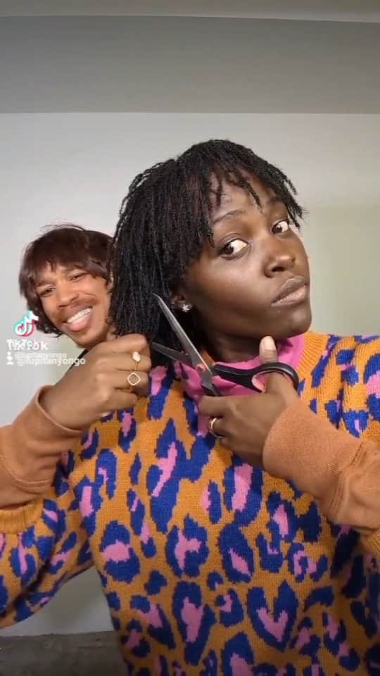 ルピタ・ニョンゴのインスタグラム：「I chopped off my sisterlocks! Here's how I said goodbye. #sisterlocks #shorthair #newhaircut」