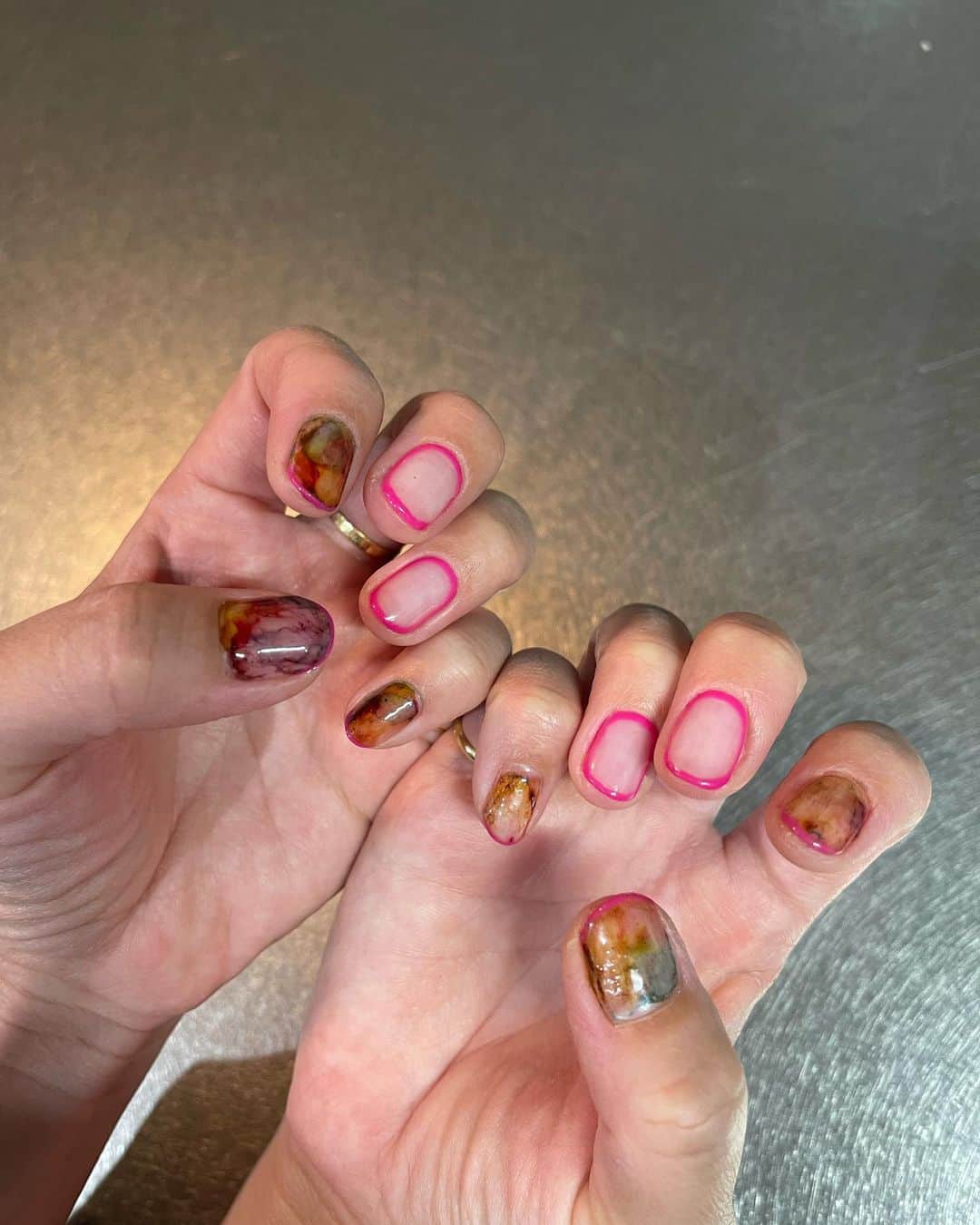 工藤紋華のインスタグラム：「.10  #ネイル #ネイルデザイン #インクネイル #北九州ネイル #ニュアンスネイル #おしゃれネイル #個性派ネイル」