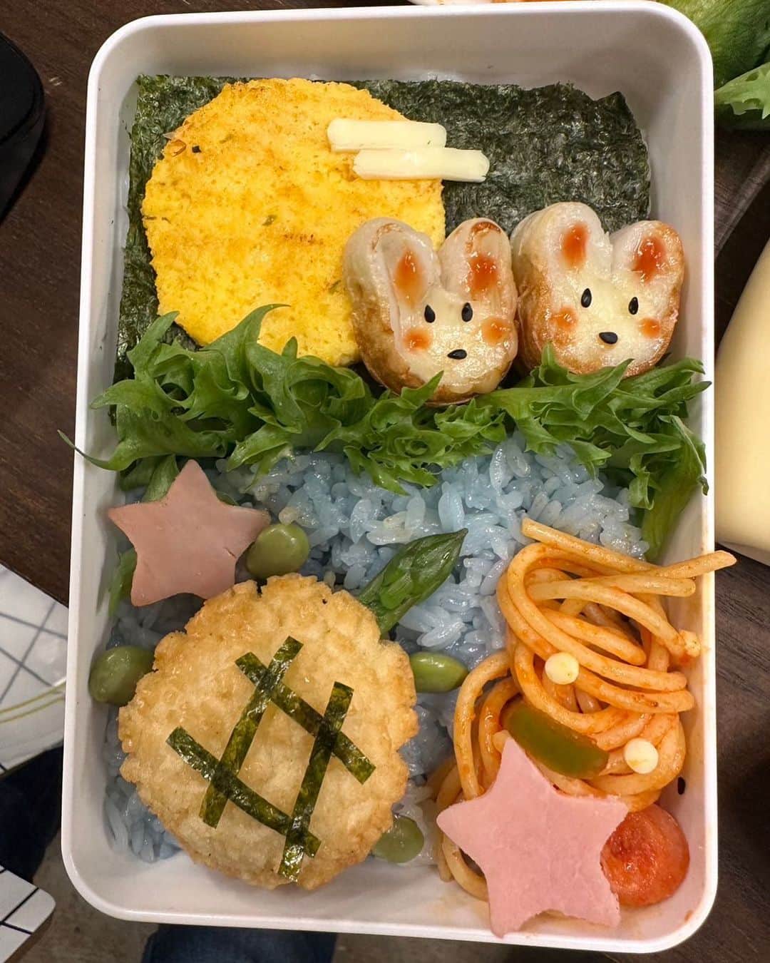 ウーイェイよしたかのインスタグラム：「ムーンラビット&シータートルズ&ぼんち揚  #うさぎとかめ #キャラ弁 #ムーンラビット&シータートルズ&ぼんち揚」