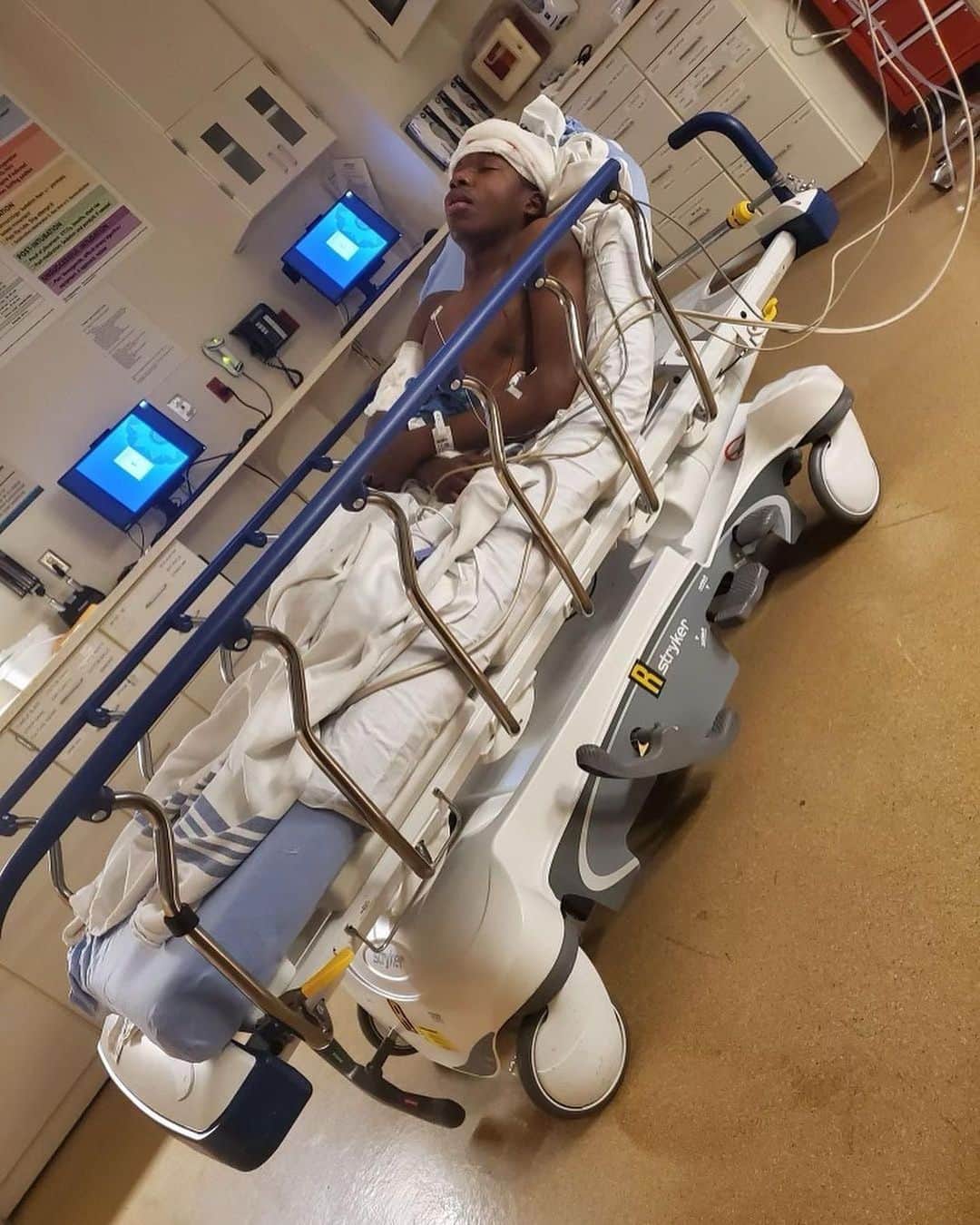 ジェニファー・ハドソンさんのインスタグラム写真 - (ジェニファー・ハドソンInstagram)「My God !!! Heartbroken for this young man and his family. Praying for his complete recovery ! #RalphYarl」4月17日 10時32分 - iamjhud