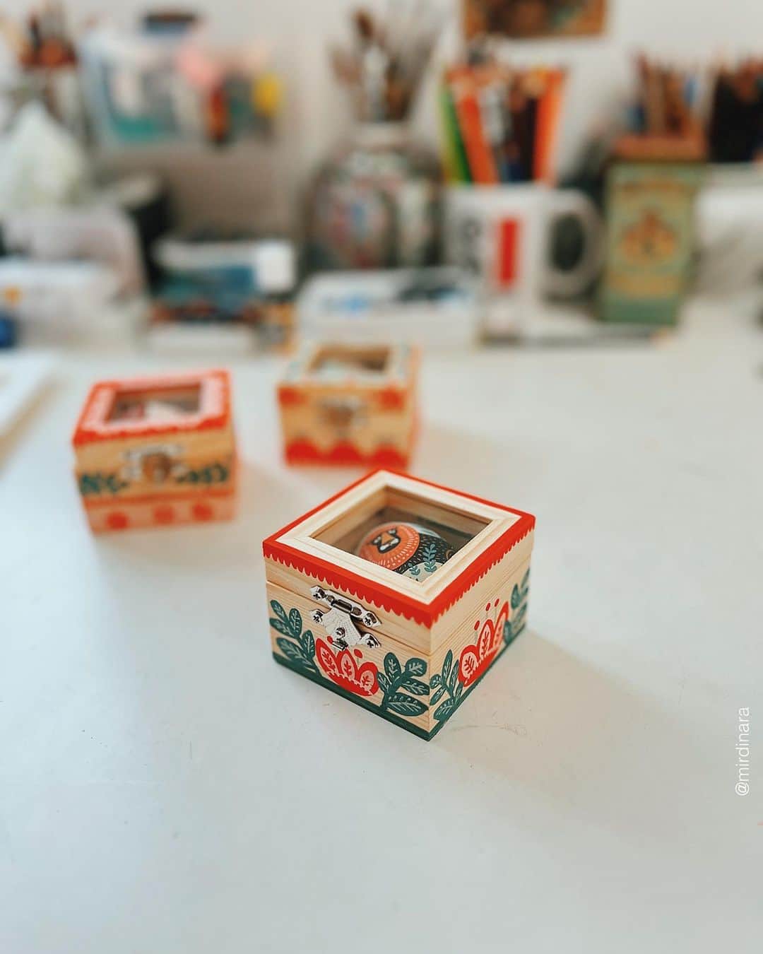 Dinara Mirtalipovaさんのインスタグラム写真 - (Dinara MirtalipovaInstagram)「Little boxes for Easter eggs   #mirdinaraeggs #mirdinara #folkart #eastereggs」4月17日 10時37分 - mirdinara