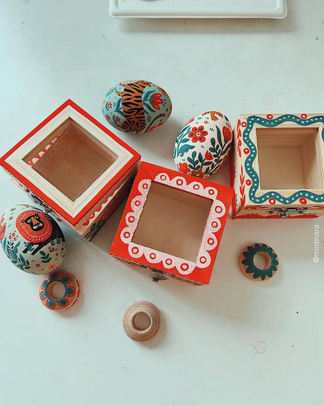 Dinara Mirtalipovaさんのインスタグラム写真 - (Dinara MirtalipovaInstagram)「Little boxes for Easter eggs   #mirdinaraeggs #mirdinara #folkart #eastereggs」4月17日 10時37分 - mirdinara