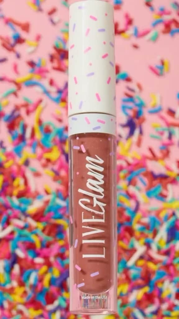 LiveGlamのインスタグラム：「It’s Sprinkle o’ clock 🧁🫶✨ This burnt matte velvet shade is our bday wish come true 🥳 Check it out in our April LiveGlam Club Collection: 6 is So Sweet 💖 #LiveGlamFam」