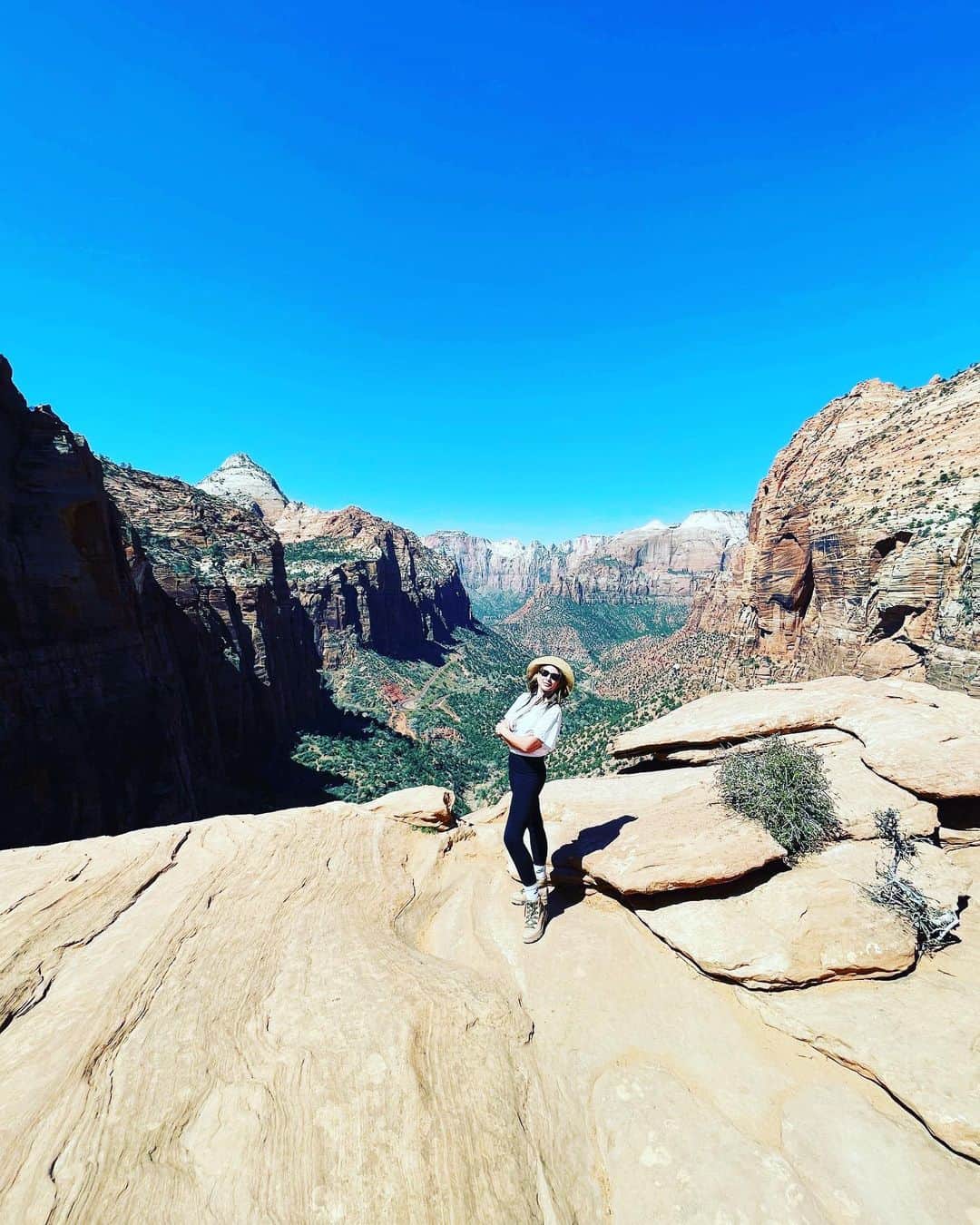 ロー・ボスワースのインスタグラム：「dress for the job you want park ranger edition」