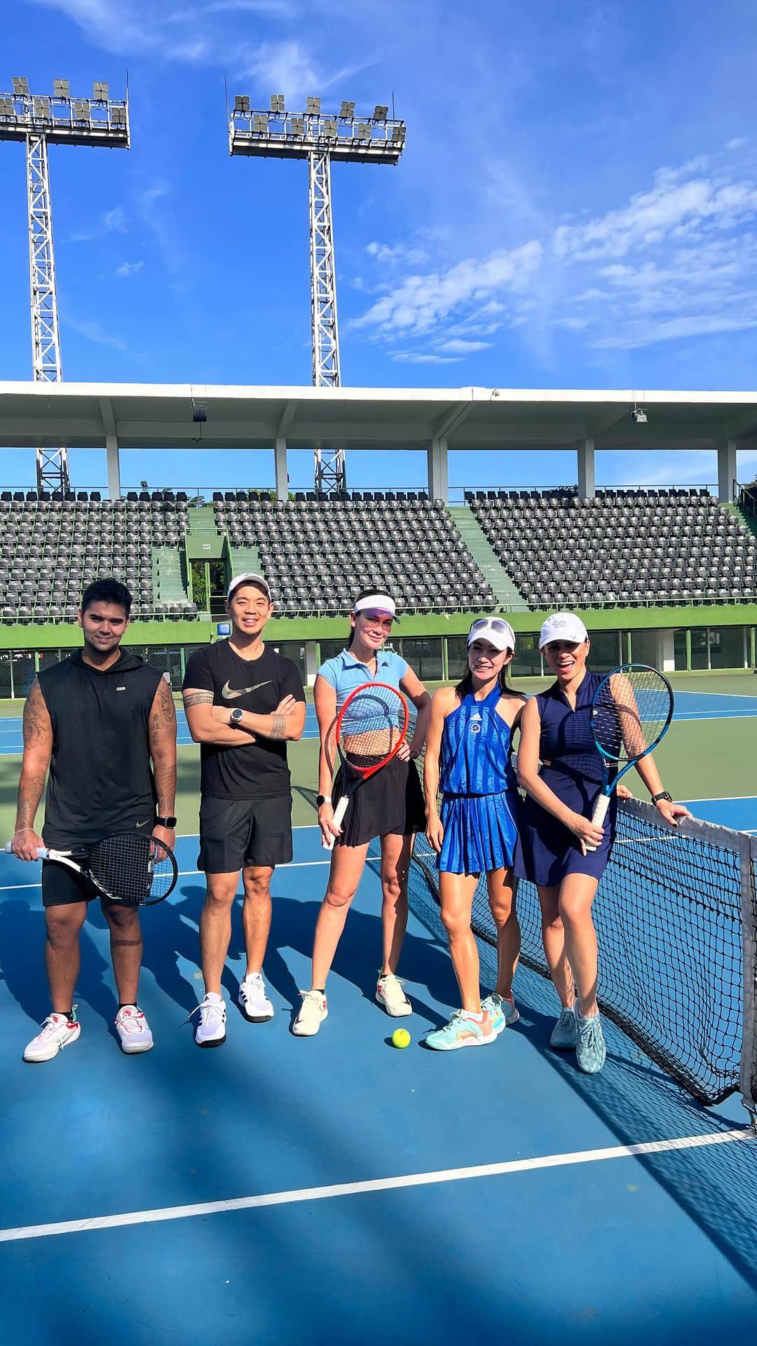 ルナ・マヤのインスタグラム：「Good Morning 🎾」