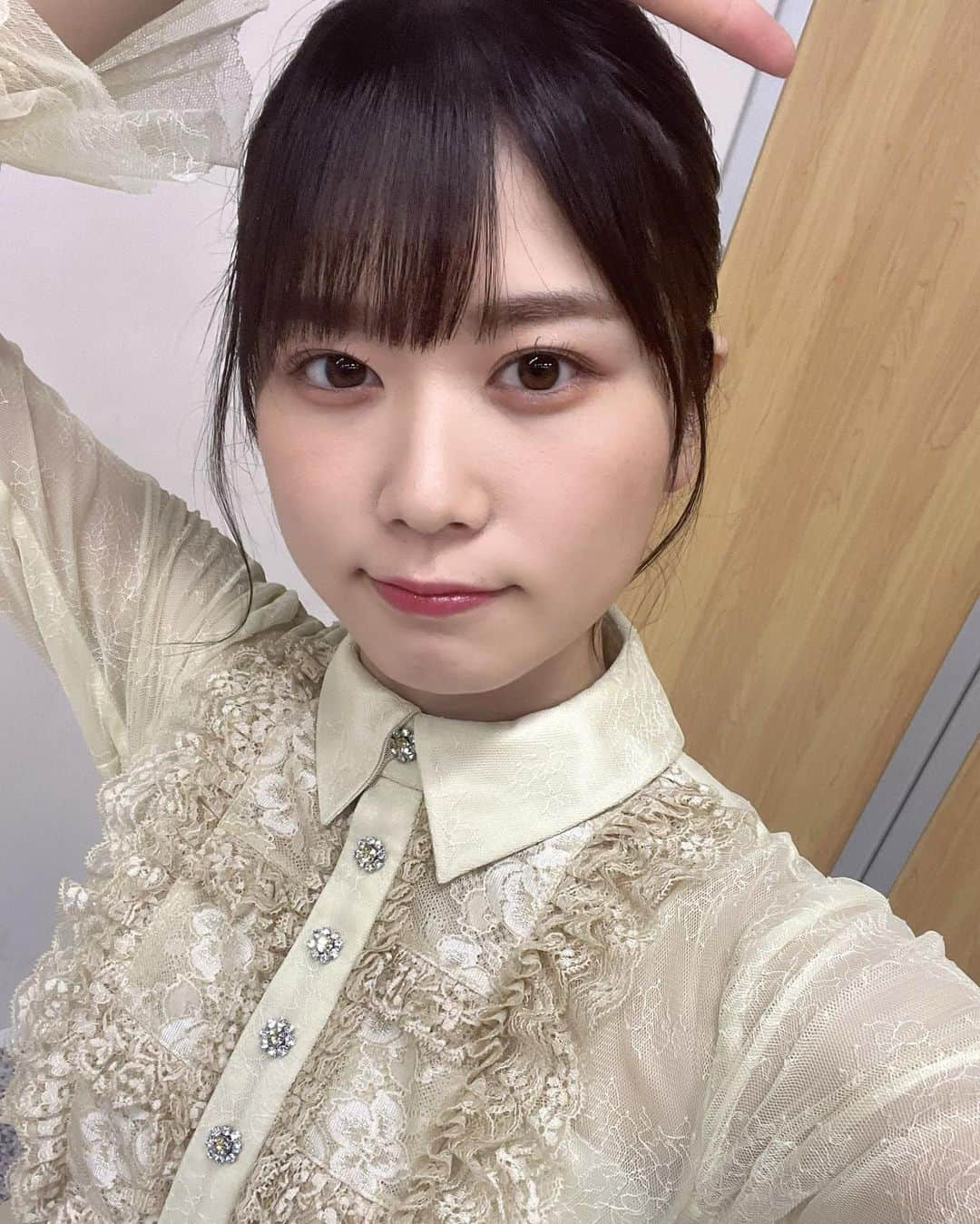 丹生明里のインスタグラム：「"Venue101"みてくださった皆さん ありがとうございました〜！🐸  初の生放送はドキドキでした😆  #Venue101 #Onechoice #日向坂46 #丹生ちゃん #nibugram」