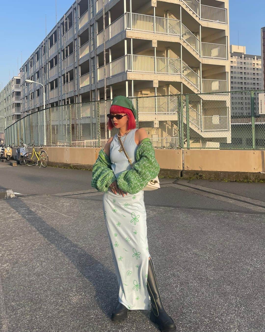 AMIさんのインスタグラム写真 - (AMIInstagram)「ami's fashion🌿🦋 ブルーとグリーン。 アメスリタンクもオリジナル柄のスカートも新作アイテム。 @jouetie_official  アメスリは全色GET🙋‍♀️ オリジナル柄はAmiの手描き🌼 ストレートのロングスカートってずっと好きだな〜 ブーツは @ganni 👢  #amisfashion #amiayastyle #lovefashion_loveyourself」4月17日 12時03分 - amixxamiaya