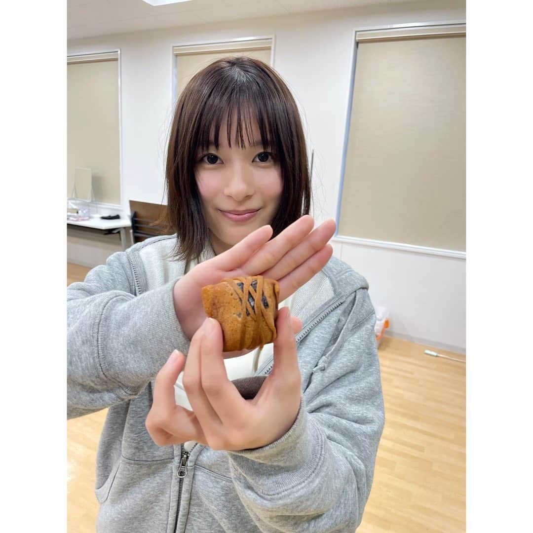 芳根京子さんのインスタグラム写真 - (芳根京子Instagram)「笑コラのロケで石川県に行かせてもらったので、思い出のこもかぶりをお土産に。雪丸花子はテレビの子。  (チャンネルはそのままはNetflixにあるよ☺️)  #チャンネルはそのまま #それパク」4月17日 12時10分 - yoshinekyoko