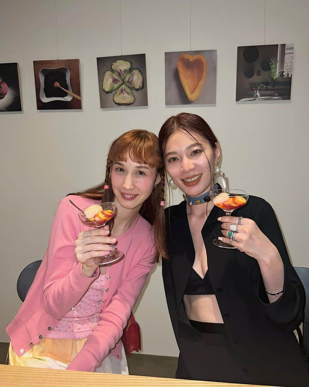 とんだ林蘭さんのインスタグラム写真 - (とんだ林蘭Instagram)「オープンしたばかりの @agnesb_cafe にご招待いただき、アニエスベーのお洋服を着て京都の祇園に行ってきました。見応えのあるすてきなお店でした。買い物もできて嬉しい。楽しいディナー会でした🍴  @agnesb_cafe @agnesb_officiel  #アニエスベー祇園  #agnesbgion」4月17日 23時14分 - tondabayashiran