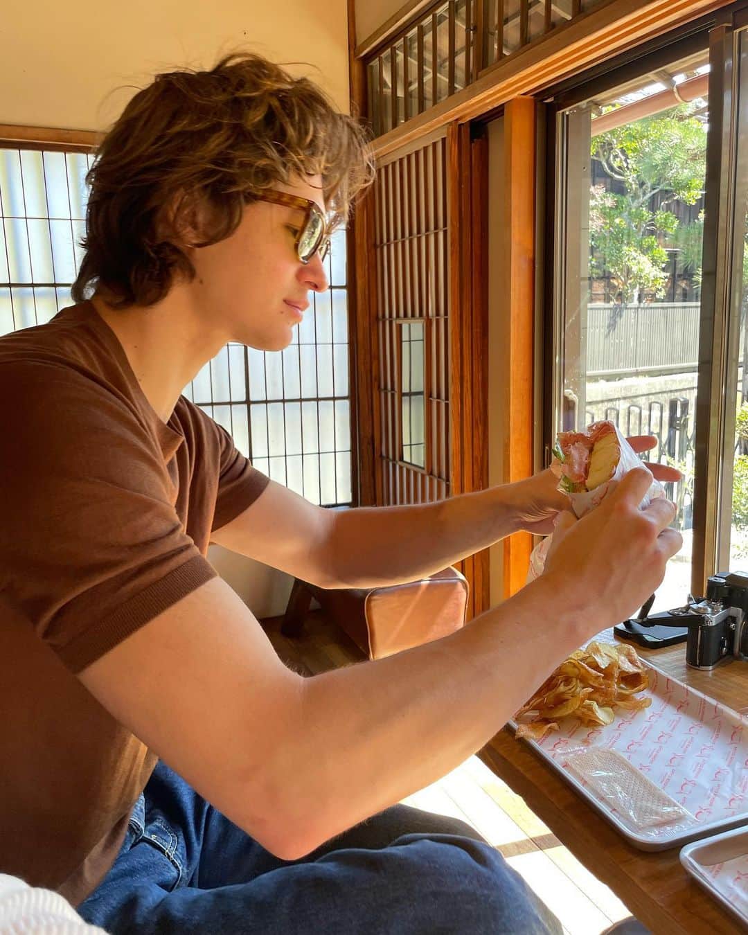 のインスタグラム：「B4 I ate mushrooms」