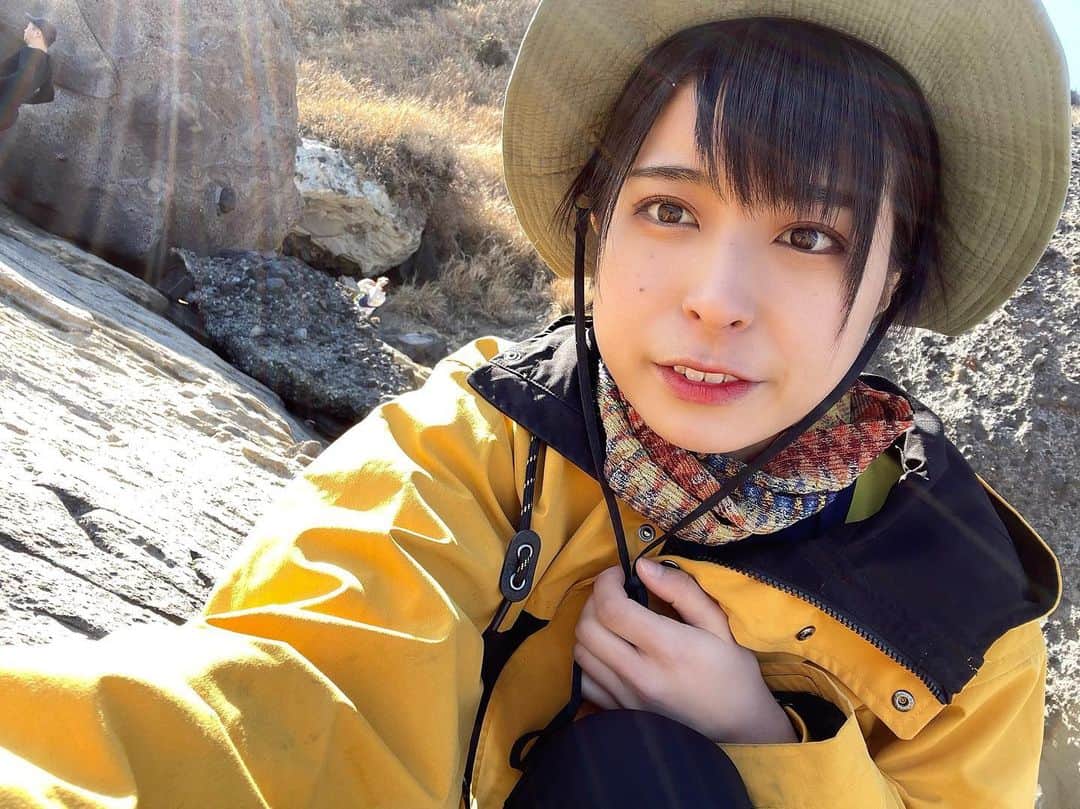 かほなんのインスタグラム：「📺テレビ出演のお知らせ📺  4/20(木) 19:30〜21:00  NHK BS4K にっぽん百名山 富士山の美を味わう ～絶景を望む二つの山旅～   またまた！ 「にっぽん百名山」に出演します！！ 今回は静岡県の伊豆半島😆✨ (去年は長崎県対馬市の白嶽&無人島でした！)  富士山を感じながら、伊豆歩きとキャンプを楽しみます☺️ お山も、景色も、食べ物も、まるっと楽しんだー！ 山と海と富士山！🗻✨ 伊豆、最高でした！是非見てねー！  #NHK #にっぽん百名山 #さばいどる #かほなん」