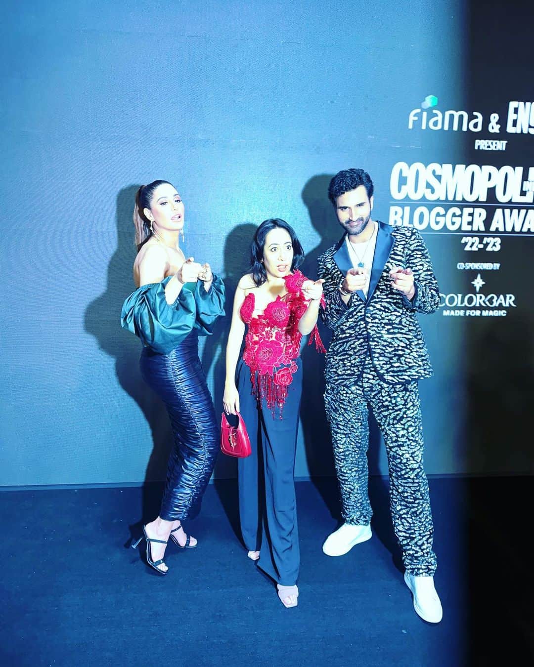 Nargis Fakhri さんのインスタグラム写真 - (Nargis Fakhri Instagram)「A little late with the post but what a spectacular evening this was!  😃🎉🙌🏽 💃🏽   @cosmoindia @mahakbrahmawar @ashima.kapoor  #cosmomagazine #cosmoindia #cosmobloggerawards2023 #bollywood #hosting #hostesswiththemostess」4月17日 21時53分 - nargisfakhri