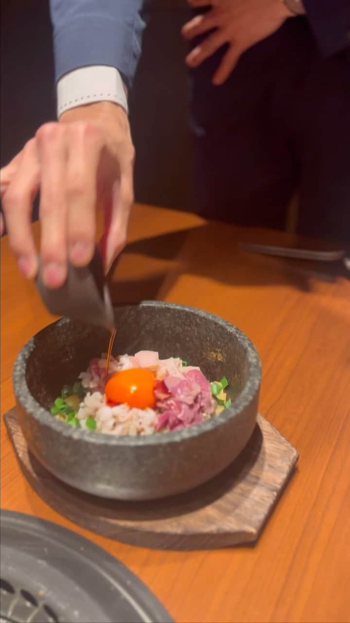 KAWABENIKIのインスタグラム：「どのお肉も美味しすぎた🥹💓  3月10日openしたばかりの焼肉ホルモンうしごろ銀座店に行ってきたよ🌷  #焼肉ホルモンうしごろ銀座店 #ホルモンうしごろ #pr #うしごろ #ushigoro #焼肉 #銀座ホルモン #銀座焼肉  https://ushigoro.com/hormone/shop/ginza/」