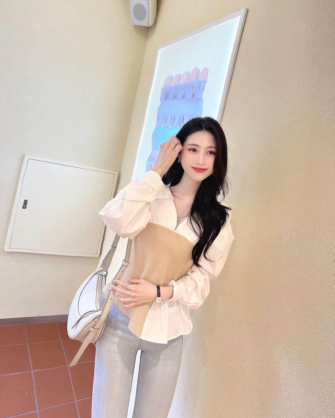 のインスタグラム：「TV프로그램 촬영날 헤메 🎀🤍 大事な撮影があったのでクールトーンに似合う 春らしくキュートな雰囲気に仕上げて頂きましたっっ🩷」
