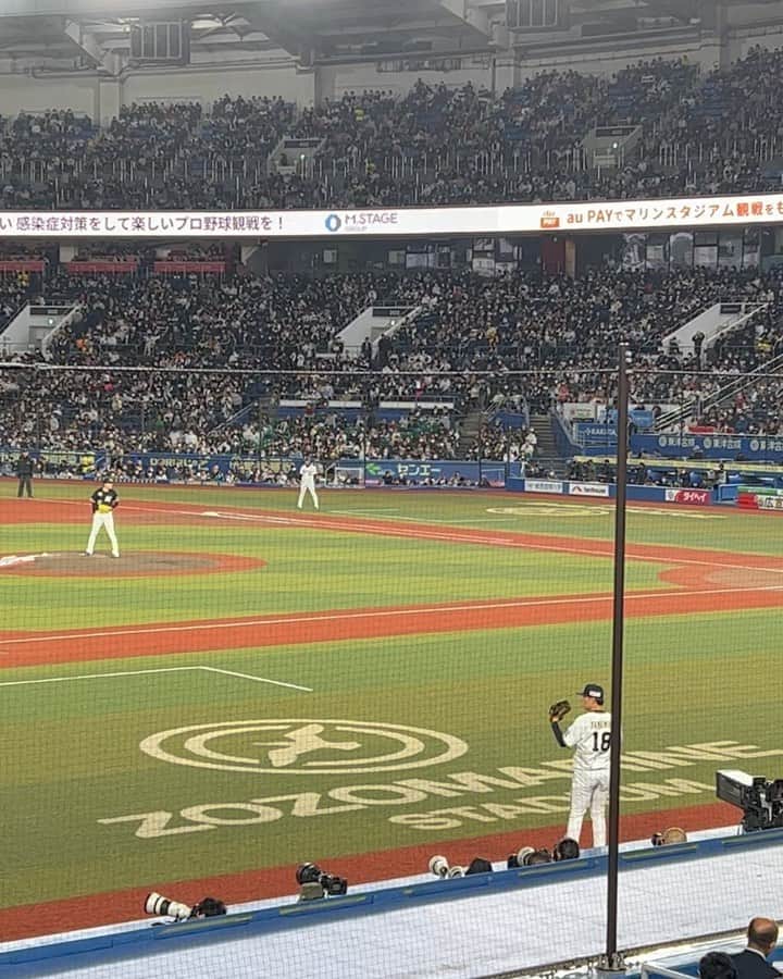 のインスタグラム：「息子、野球場デビュー⚾️ 贅沢すぎるデビュー戦😆  #山本由伸 #佐々木朗希 #千葉ロッテマリーンズ #オリックスバファローズ ファローズ #千葉マリンスタジアム」