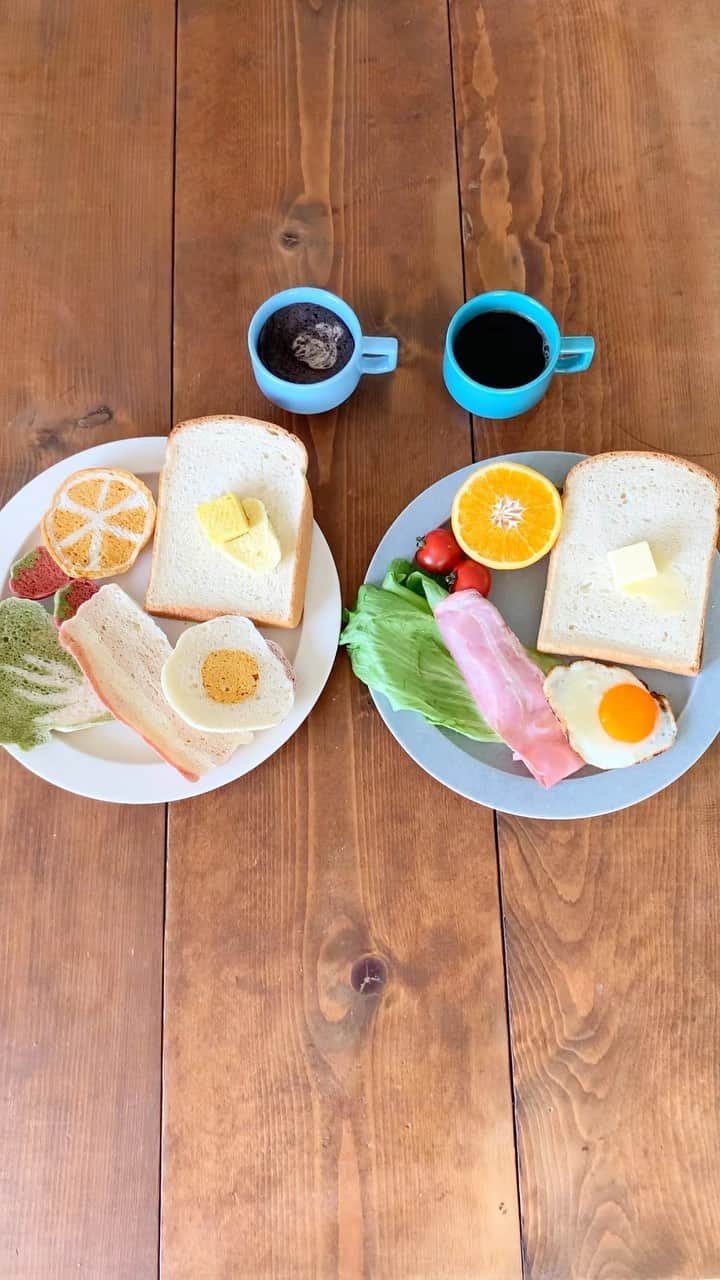 Ranのインスタグラム：「Which do you choose？🍽 どっちの朝ごはんがいいですか？🤭💕  #bread #breakfast #baker #friedegg #coffee #☕️ #morningroutine #パン #手作りパン #朝ごパン #イラストパン #konelbread」