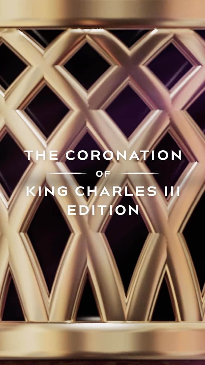 Royal Saluteのインスタグラム：「Evolving to redefine tradition, enduring to uphold unity. Royal Salute is proud to celebrate the dawn of a modern monarchy for a modern world with an exceptional new blend, The Coronation of King Charles III Edition.  Click the link in bio to discover more.   #RoyalSalute #CoronationEdition」