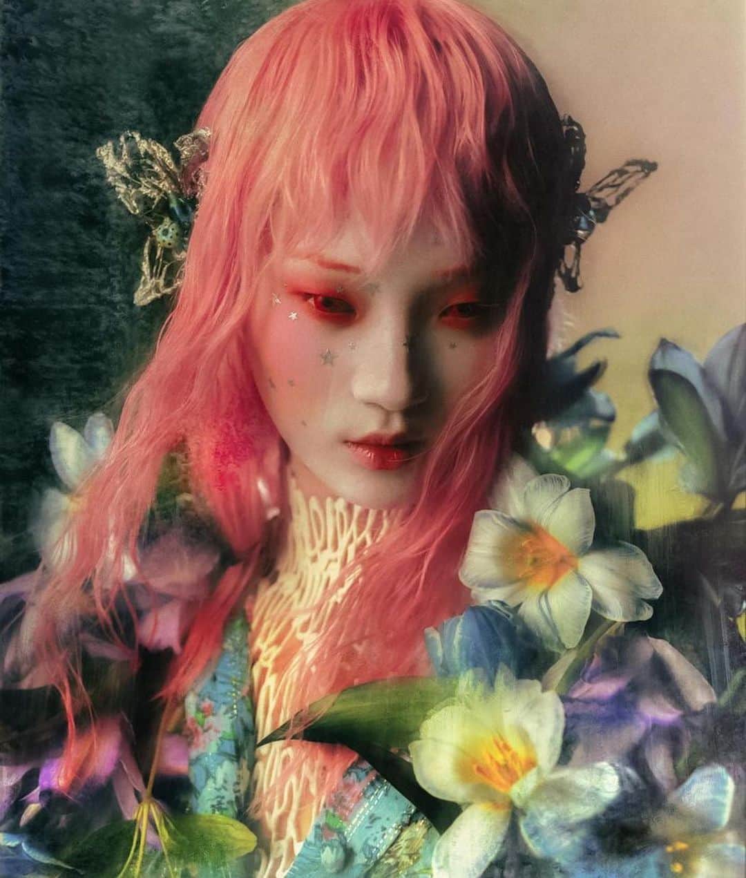 IMG Modelsさんのインスタグラム写真 - (IMG ModelsInstagram)「A Midsummer Night’s Dream. 💐 #HyunjiShin (@iamhyunjishin) covers + stars in the new @numeromagazine. 📷 #ChoGiSeok (@chogiseok)👗 @lisajarvis_stylist ✂️ @gabe.sin 💄 @ohseongseok #IMGmodels」4月17日 22時06分 - imgmodels