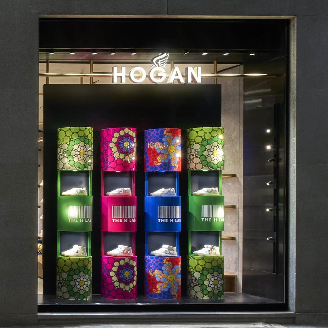 ホーガンのインスタグラム：「Come and discover the connection between design and artificial intelligence at the Hogan #HLab at our boutique in Via Montenapoleone, 5 for #MilanDesignWeek #HOGAN #HLAB #GENH  Visit us from April 18th to April 21st for an exclusive live phygital experience.」