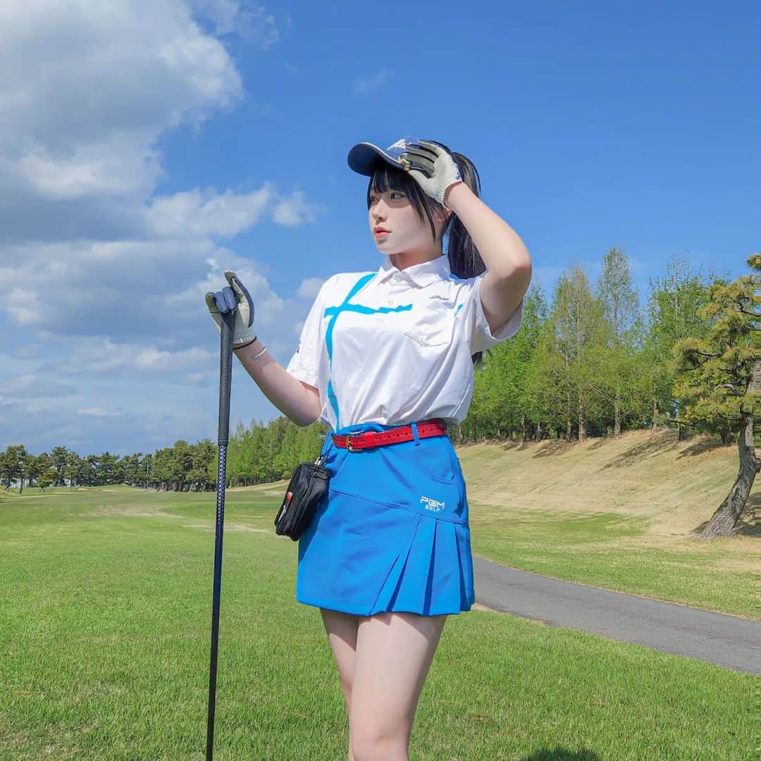 むめいさんのインスタグラム写真 - (むめいInstagram)「久しぶりのゴルフコンペ⁡⛳ ⁡⁡ 鈍っててフォームが分からんくなってた…😭⁡ ⁡⁡ ⁡いい天気でゴルフ日和だった！ ⁡⁡ ⁡ #ゴルフ女子  #ゴルフ  #ゴルフウェア  #golf  #titleistgolf  #titleist」4月17日 22時21分 - mumeix820