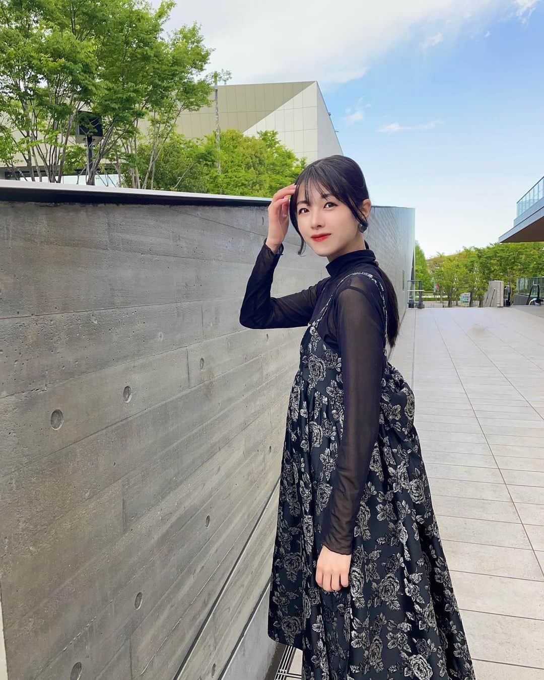 のインスタグラム：「最近黒いお洋服選びがちです🫣❤︎  #onepiece  #fashion  #black  #韓国ファッション　#ワンピース　#ootd」