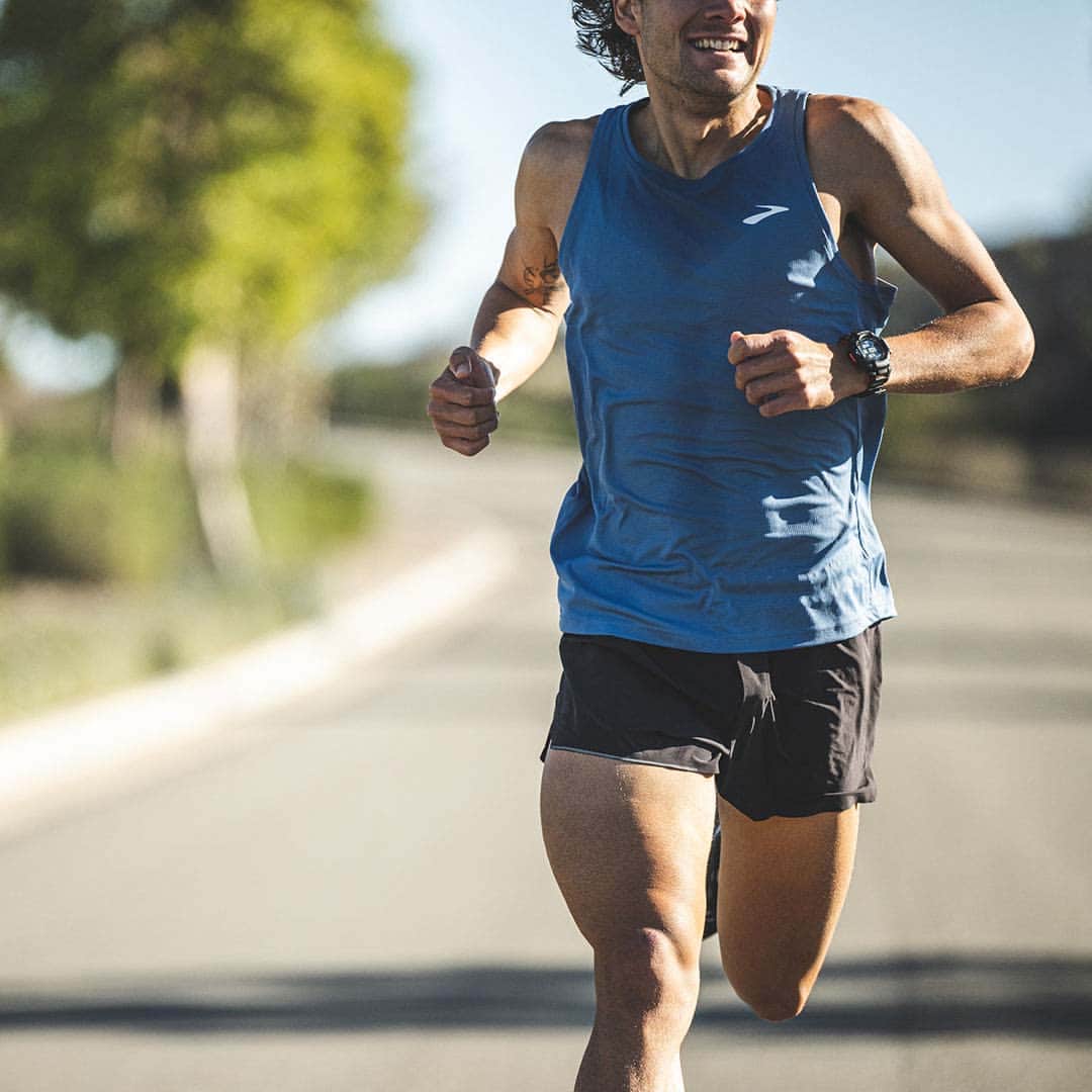 G-SHOCKのインスタグラム：「With G-SHOCK MOVE, you’re guaranteed the ultimate fitness partner for a long run. 🏃‍♂️  ⌚️: GBDH2000-1A, GBDH2000-1A9  #GSHOCK #gshockwatch #GSHOCKMOVE #sportwatch #connectedwatch」