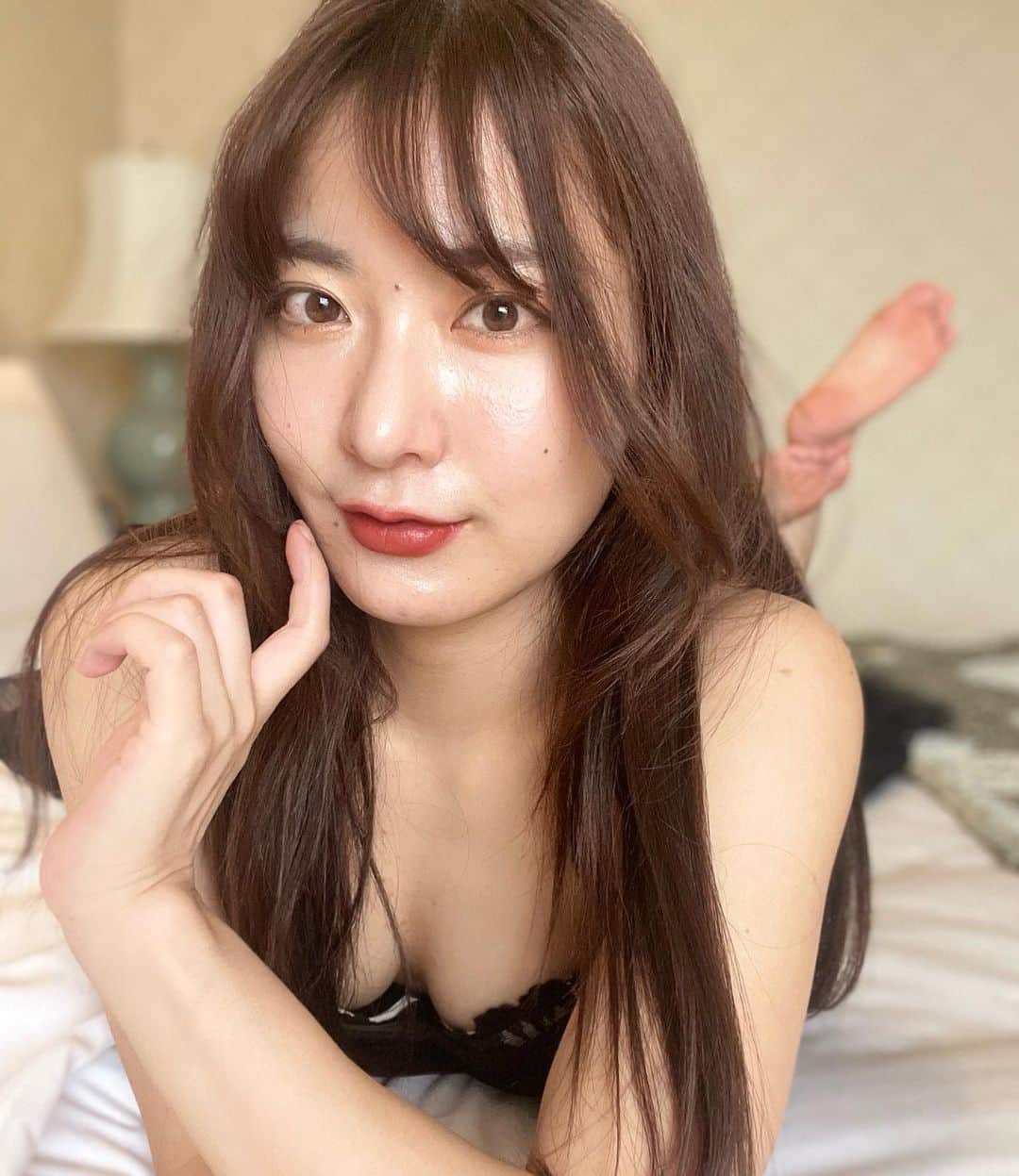 由愛可奈のインスタグラム：「ART展三日間ありがとうございました♡ 作品もまたアップします🦋 ぼちぼち生きてますよっ🫶 1人じゃないんだって思える瞬間が幸せです🤝」