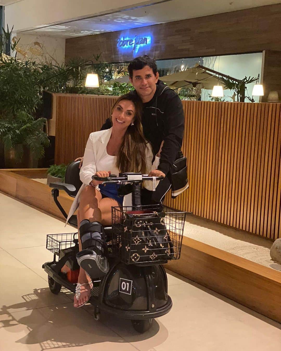 Nicole Bahlsのインスタグラム：「❤️dias melhores com carinho e amor」