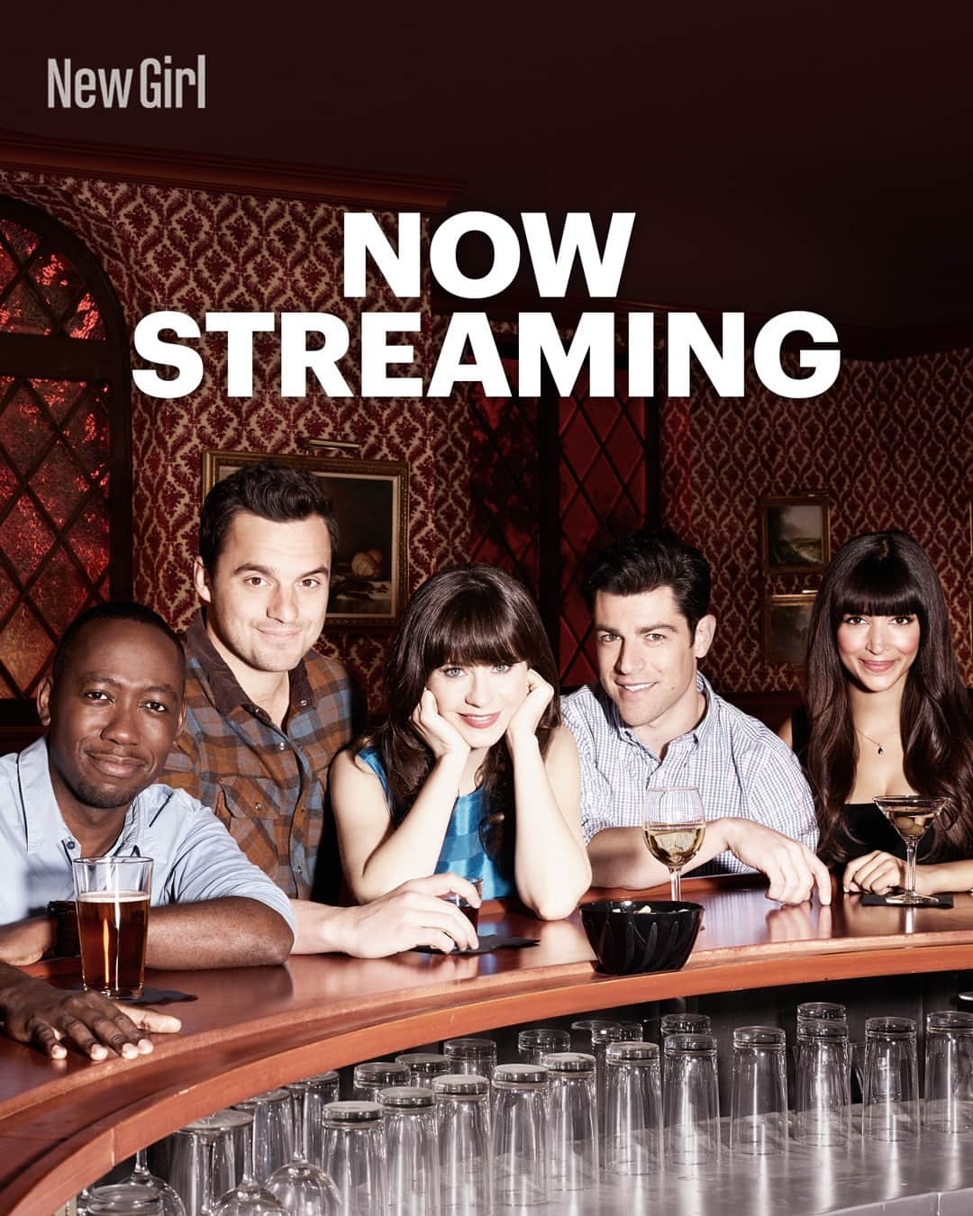 Hulu Home of Emmy-winningさんのインスタグラム写真 - (Hulu Home of Emmy-winningInstagram)「The gang's officially moved to Hulu! Start streaming #NewGirl now.」4月17日 23時00分 - hulu